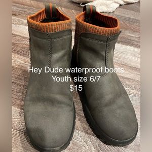 Hey Dude waterproof boots